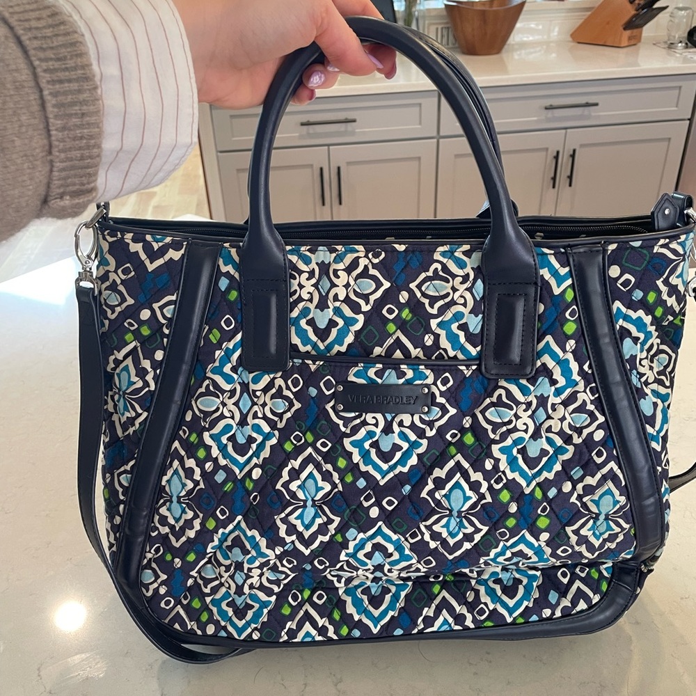 Large Vera Bradley Zipper Tote Purse, crossbody or shoulder